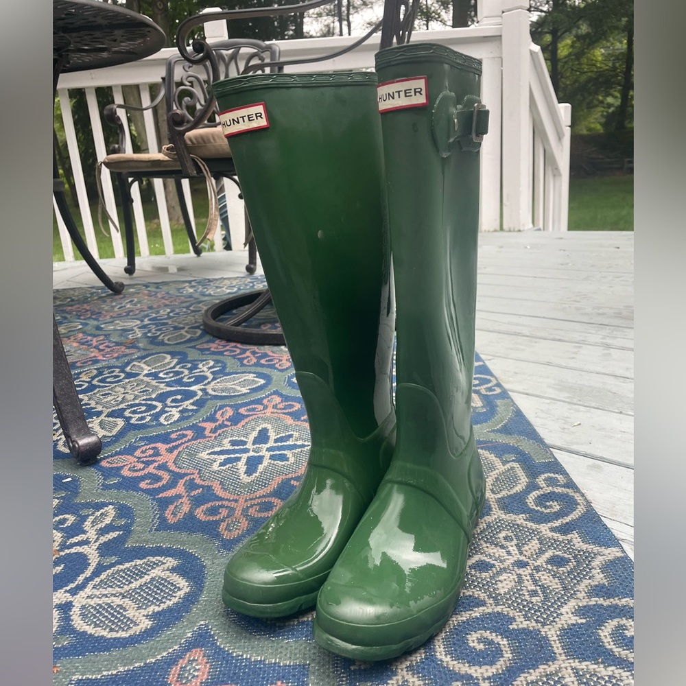Size 8 Hunter rain boots